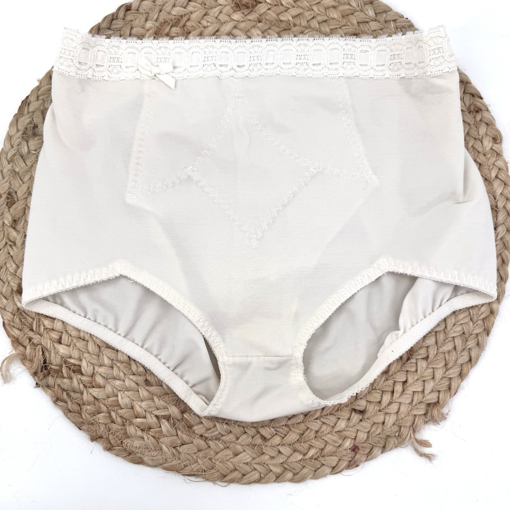 VINTAGE Olga SECRET HUG FAMOUS LACE BRIEF PANTIES Gusset XL Bow Bone White